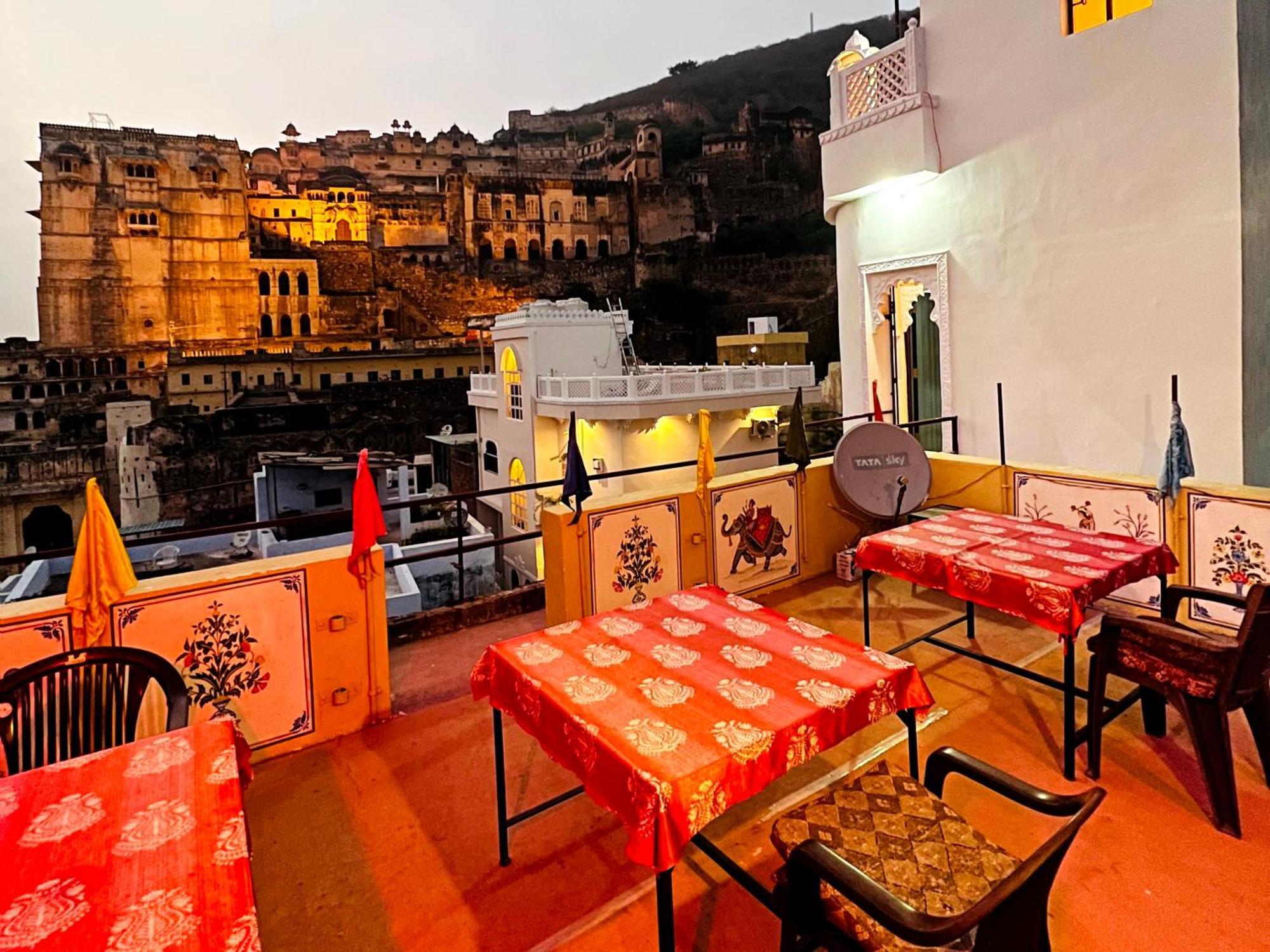 בונדי The Palace View Homestay & Restaurant מראה חיצוני תמונה